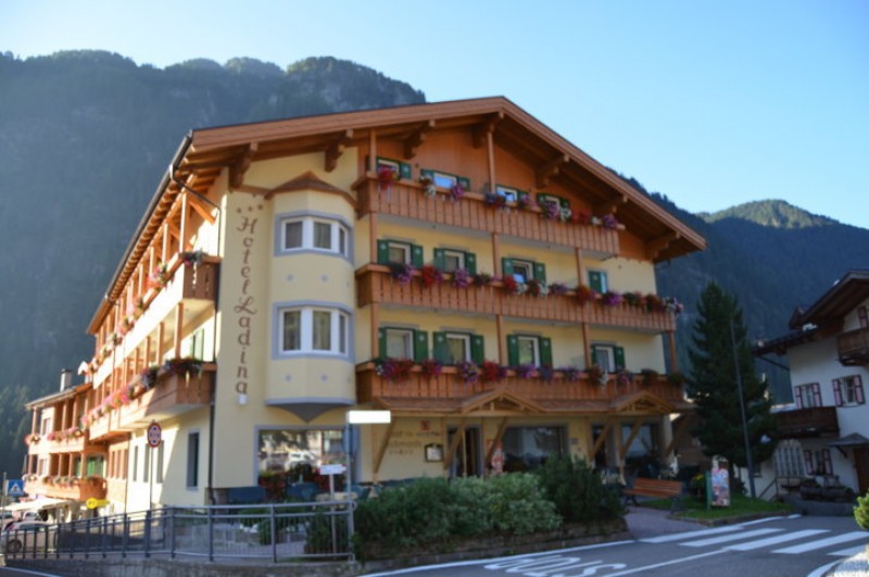 Hotel Ladina Holiday ***s
